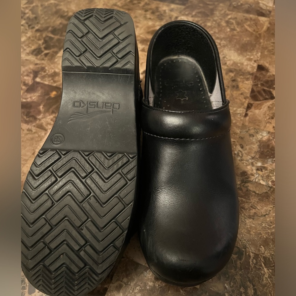Black DANSKO Nursing Clogs Size 39